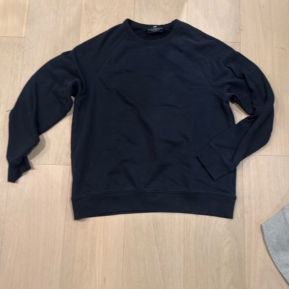 H&M Men's Dark Navy Crewneck Sweater